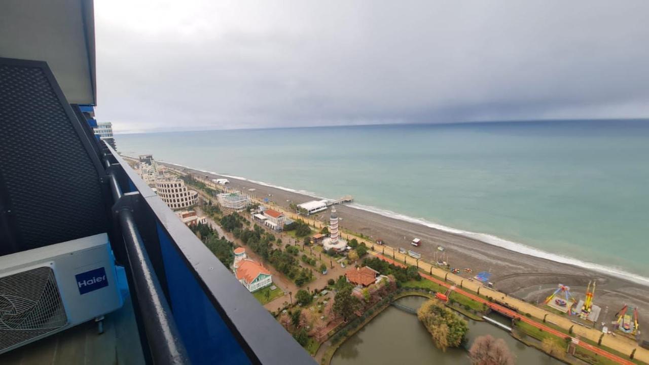 Orbi City Batoemi Buitenkant foto